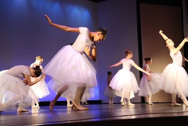 Dancers performing a ballet. Photographer: Daniella Morrison