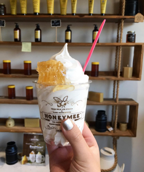 Honeymees classic Honeymee Ice Cream served with a fresh honeycomb chip.