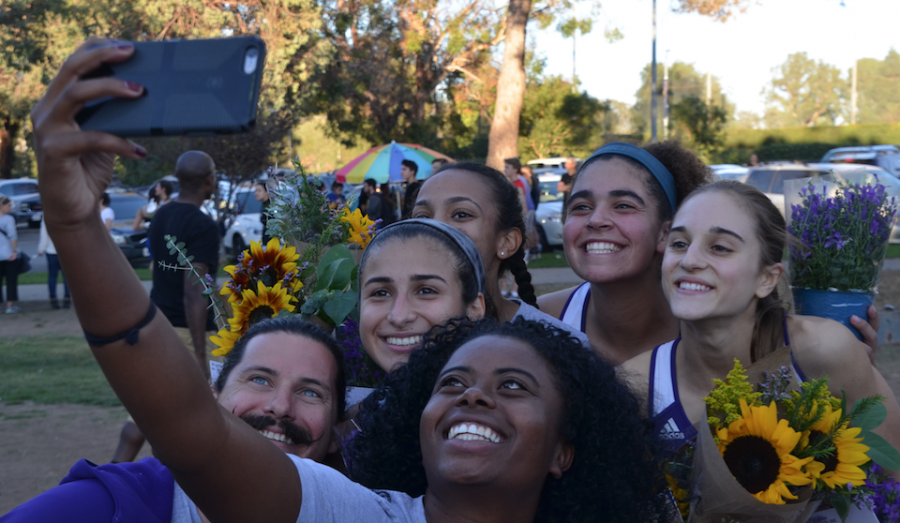 Cross country coaches and players pose for a selfie at League Finals. Three runners were named All League this season. Image courtesy of Leyla Namazie 17
