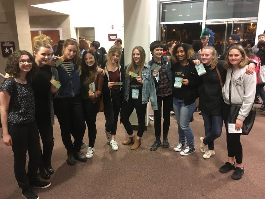 Members of the Archer a cappella groups, Something Major and the Unaccompanied Minors, attend the Los Angeles A Cappella Festival at Calabasas High School the weekend of February 3-5. Pictured above from left to right are Willa Frierson 20, Stella Gage 17, Anika Ramlo 17, Alex Sherman 17, Meghan Marshall 17, Liadan Soloman 17, Lulu Cerone 17, Omari Benjamin 18, Anna Allgeyer 18, and Anouk Braun 20. 