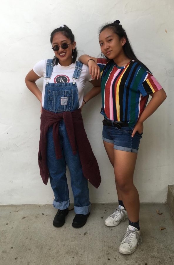 Seniors Summer de Vera and Cat Oriel dress in 90‘s themed clothes. Each grade was assigned a different time period.