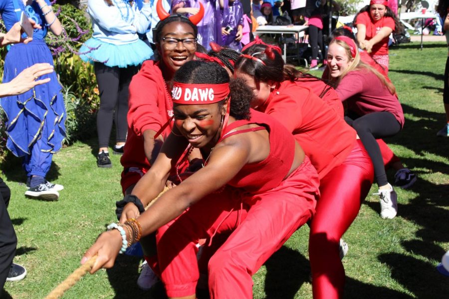 Anchoring her team, Nia Mosby 20 leads the 2020 tug-of-war competitors in Color Wars 2018.