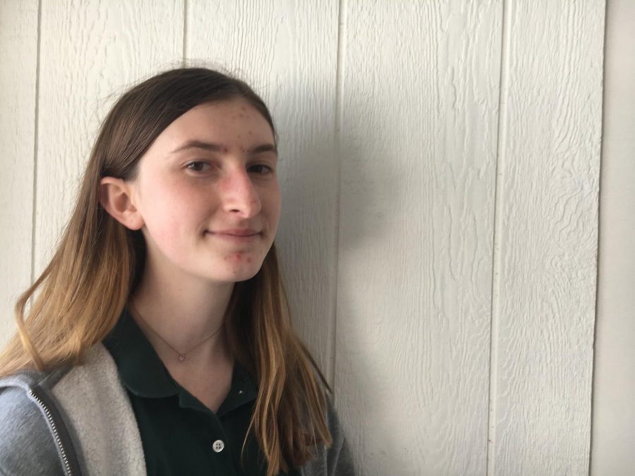 Delossa founded an e-Sports team along with Canadian teenager Alec Ohn. Her players have recieved many accolades; for example, four players are attending the qualifier for Fortnite Worlds.