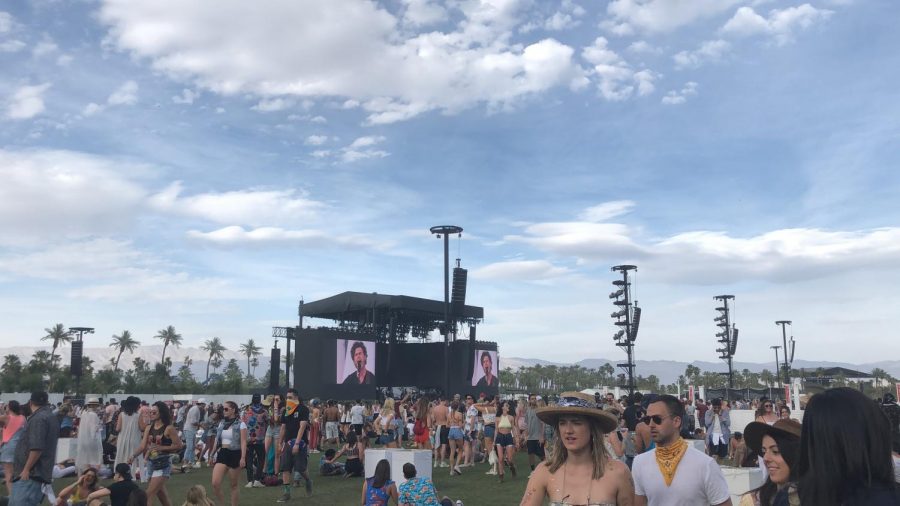 The crowd of 2018 Coachella enjoys day two of the festival. Going to Coachella is a really fun experience — being oudoors with friends and being able to go to many amazng concerts in just a few days is unlike any other experience, senior Abigale Lischak said.