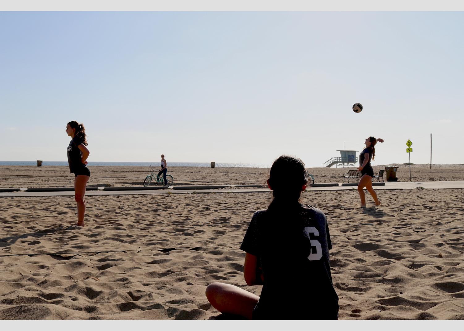 Photo+gallery%3A+Varsity+beach+volleyball+takes+on+Santa+Monica+High+School