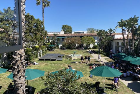 Students eat lunch out in the Eastern Star courtyard with their friends. Sophomore Emily Hernandez said every day during lunch, her friends and her sit outside in the courtyard to talk, watch movies, and a time for them to connect with one another.