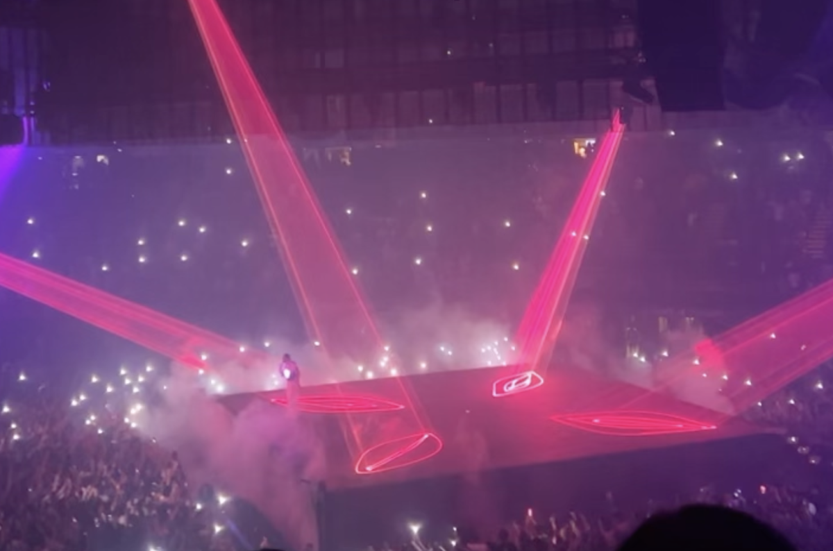 Drake+and+21+Savage+perform+at+the+Forum+Aug.+16.+Their+concert+was+high-energy+and%C2%A0iconic%2C+lighting+the%C2%A0venue+up+with+music+and+fun.