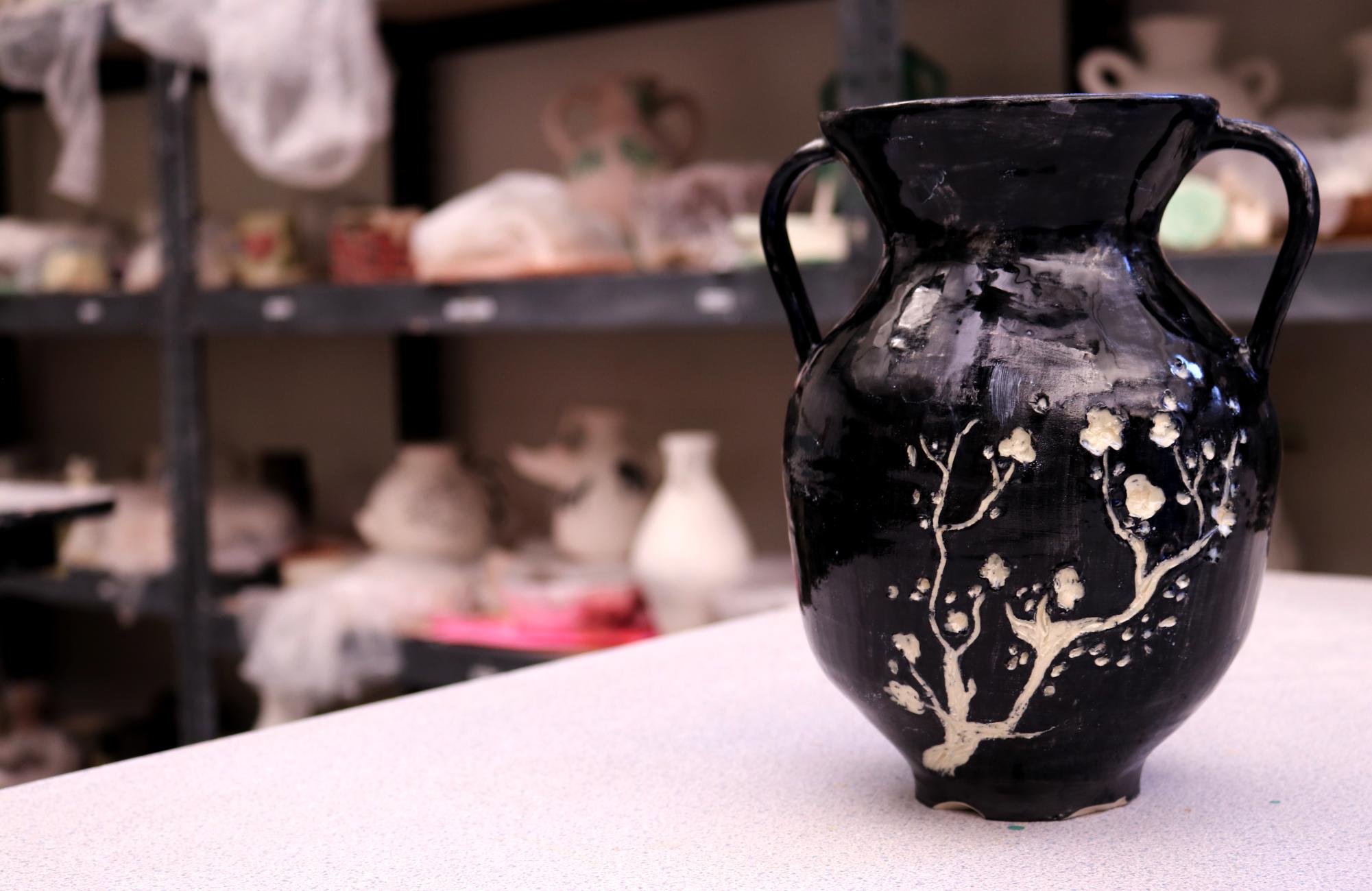 Photo+Essay%3A+Ceramics+students+experiment+with+shape%2C+color+in+showcase