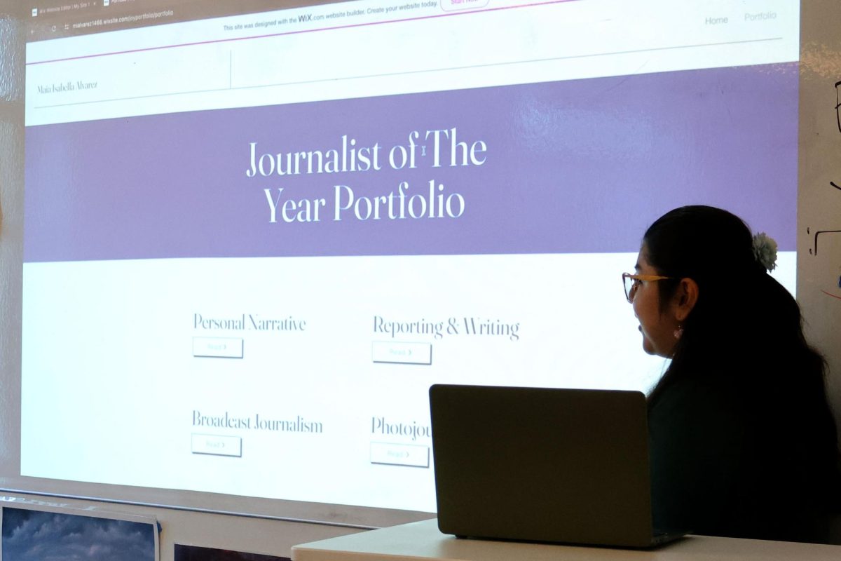 Displaying her portfolio to The Oracle staff, Features Editor Maia Alvarez (’24) presents about her journey as a student journalist over her three years on the publication. Alvarez was the first Oracle reporter to apply for California Journalist of the Year, and she won first in Southern California and third in California for the competition.
