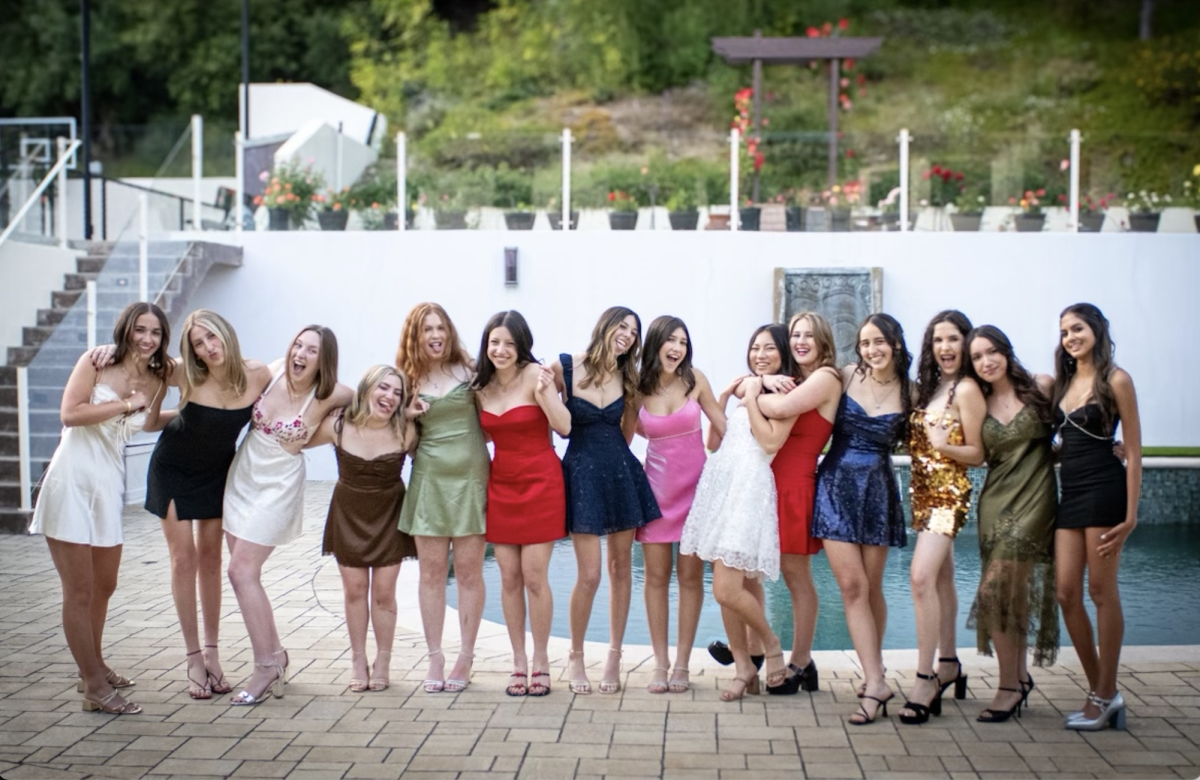 A+group+of+juniors+get+ready+together+for+prom.+The+event+took+place+at+the+Universal+Sheraton+Hotel+from+7%3A30-10%3A00+pm.+Photo+by+Sophia+Shin.+