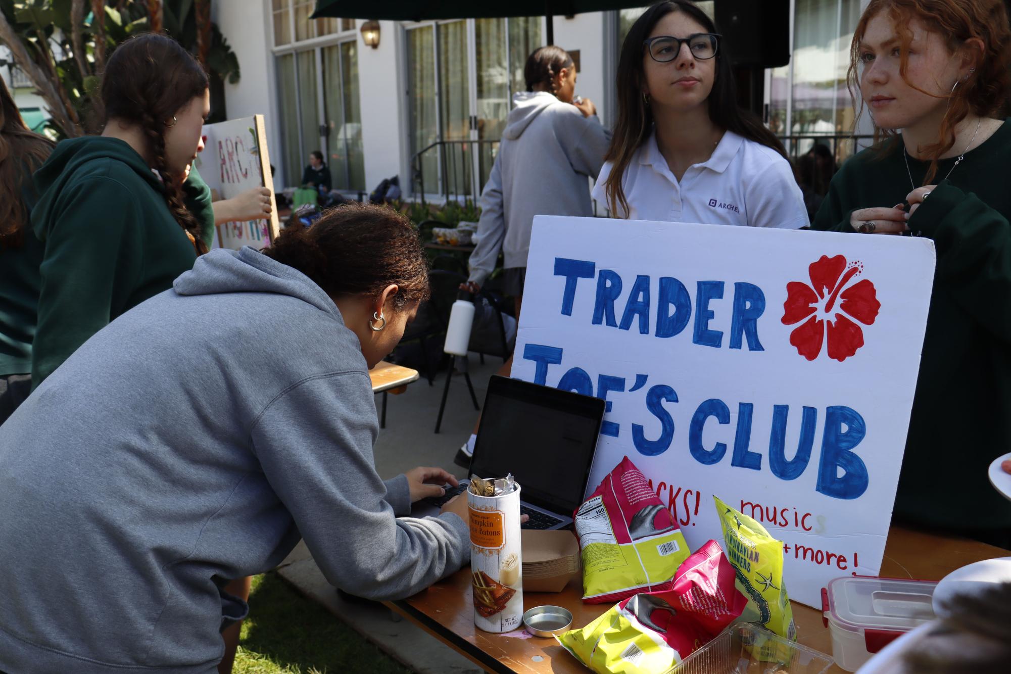 Photo Essay: Club Fair sparks 'creativity', 'passion'