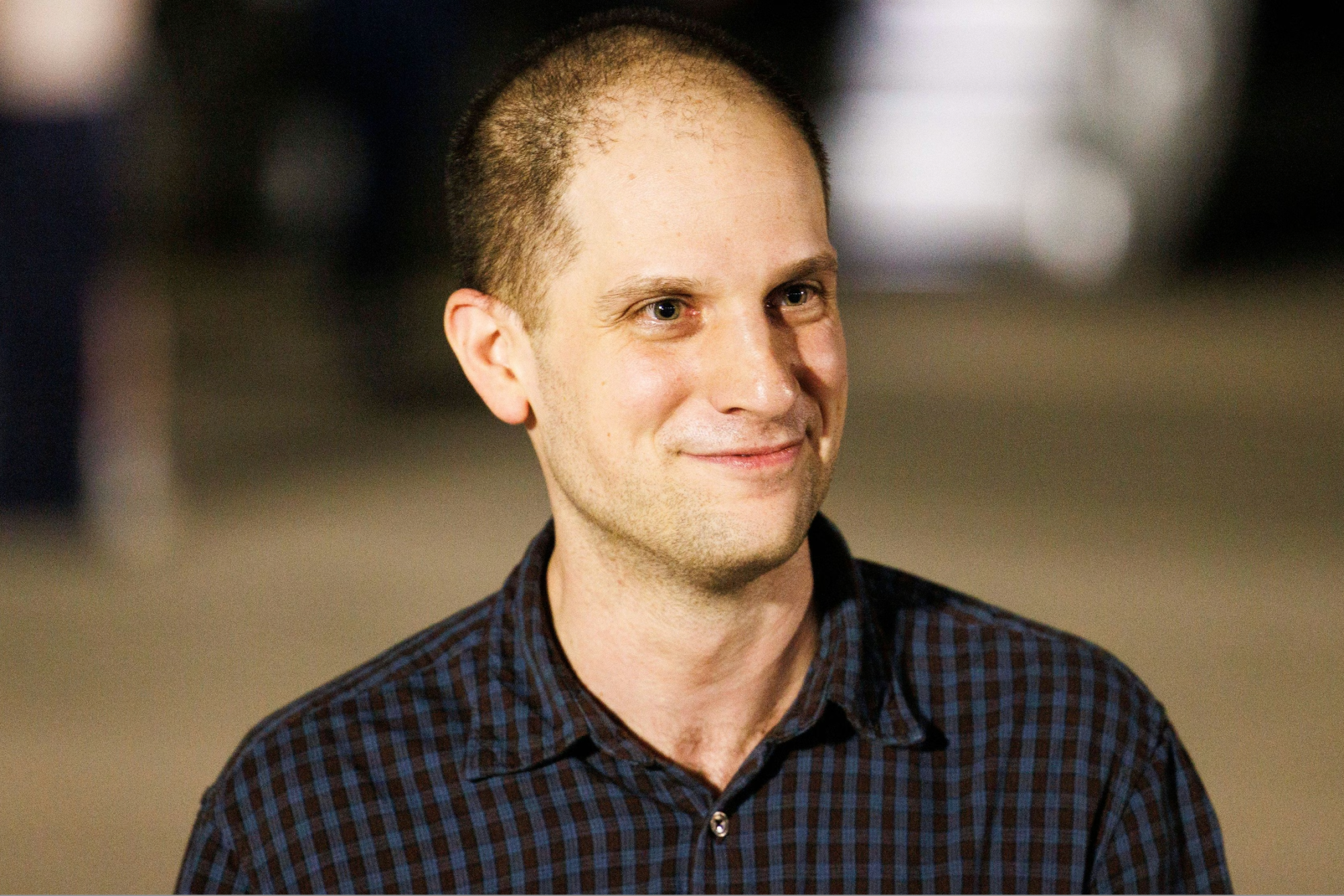 Evan Gershkovich following his release from an over year-long detainment in Russia. Gershkovich worked as a journalist for the Wall Street Journal when he was arrested for espionage in Yekaterinburg, Russia. Evan Gershkovich by Heute.at is licensed under CC by 4.0.