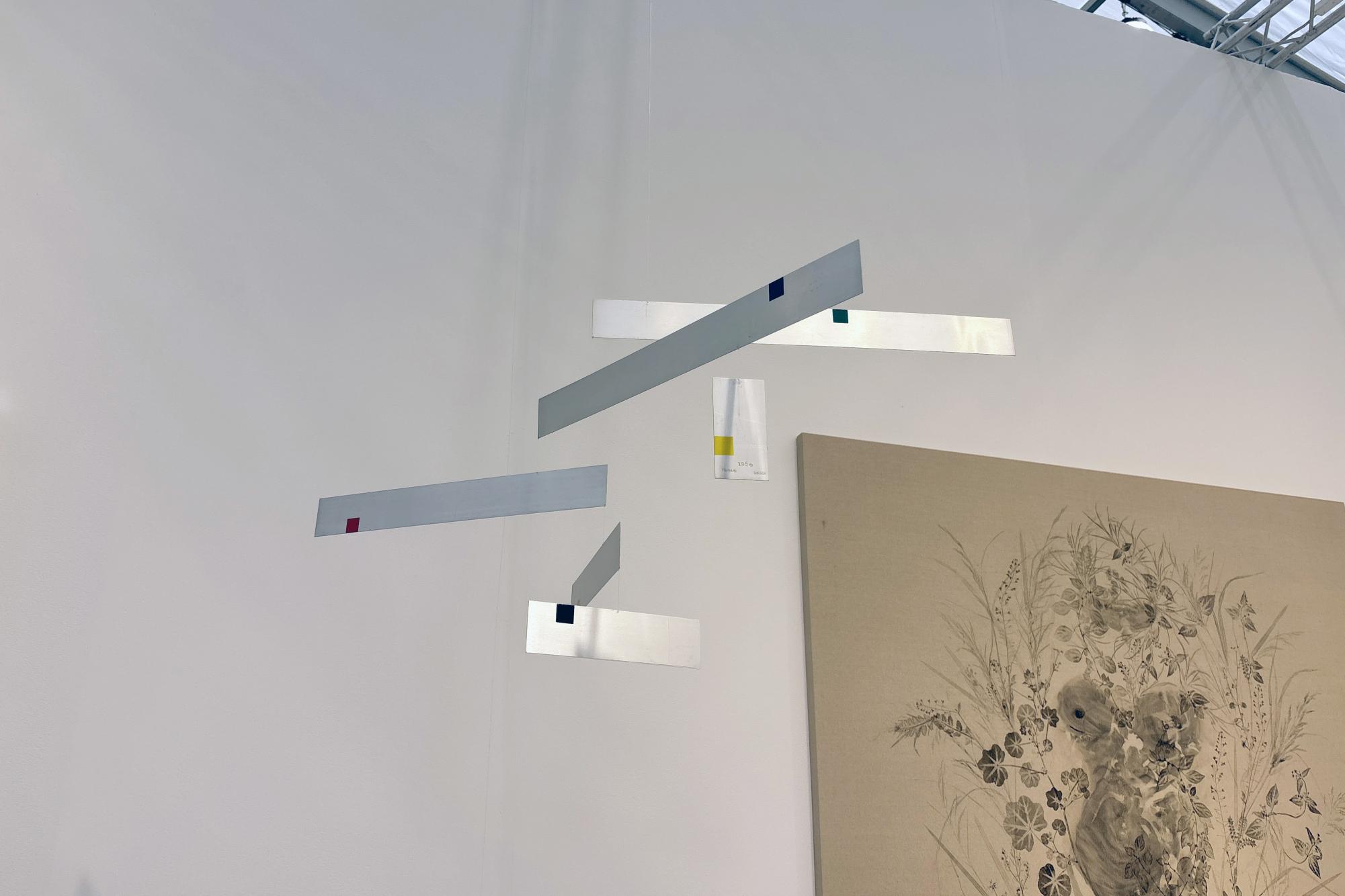 Frieze(ing) time within art